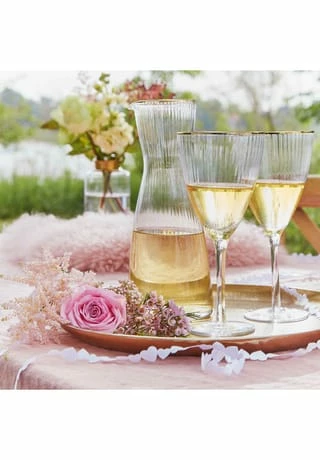 BUTLERS® GOLDEN TWENTIES Karaffe Mit Goldrand Und Rillen 1l 4 BUTLERS® GOLDEN TWENTIES Karaffe Mit Goldrand Und Rillen 1l – Bild 2