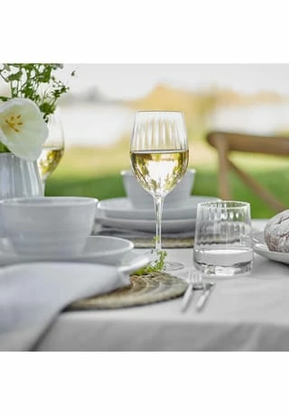 BUTLERS® MODERN TIMES Weißweinglas Mit Rillen 400ml 4 BUTLERS® MODERN TIMES Weißweinglas Mit Rillen 400ml – Bild 2